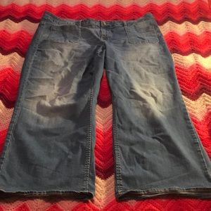 Size 20w Imperfect Old Navy Crop Jean.